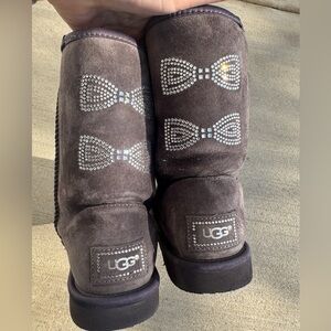 Ugg Crystal bow boots size 8